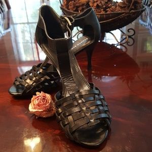 YOU NEED SEXY & COMFORTABLE HEELS! RIGHT HERE!!